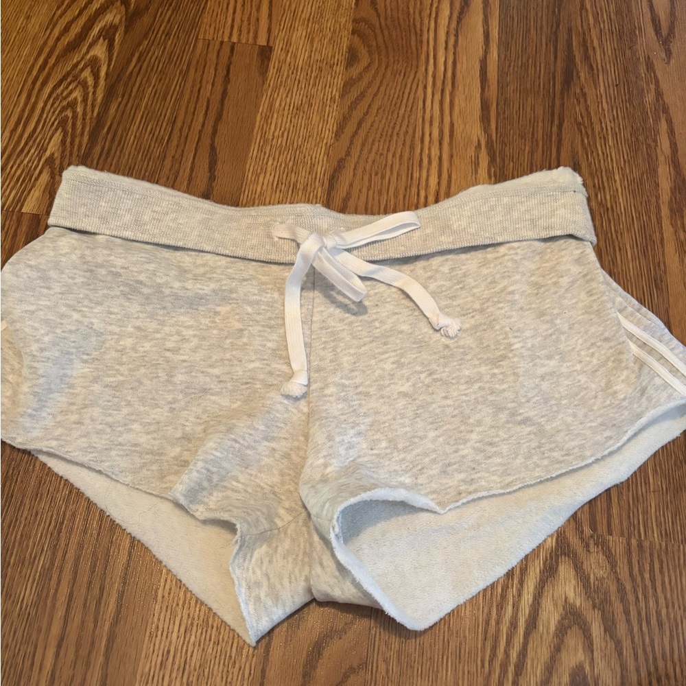 Holliser striped tie shorts